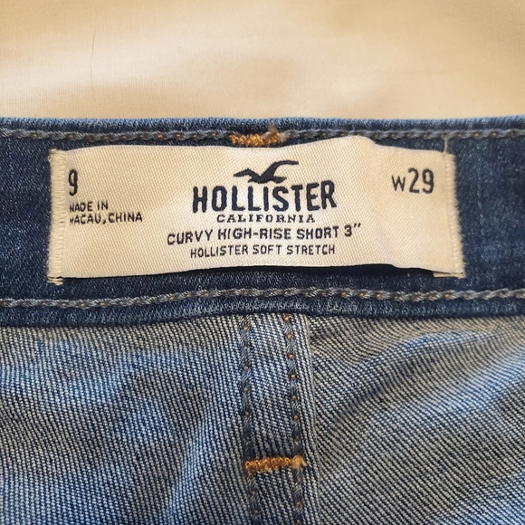 Hollister Women's Size 9 Curvy High Rise Shorts w/Frayed Hem And Patchwork Denim - Picture 3 of 3